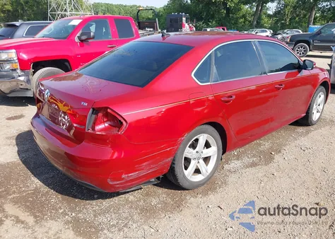 2015 Volkswagen Passat 1.8T Limited Edition из США, поврежденный, VIN 1VWAT7A37FC085923